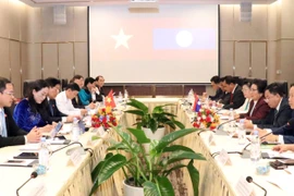 越老国会致力于加强民族工作领域的合作