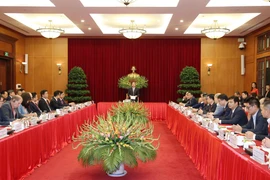 越共中央经济部长会见前来参加2019年工业4.0高级论坛的代表