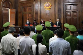 抗癌制假案件：判处两名主谋有期徒刑17年和20年