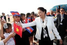 越南国会主席阮氏金银抵达暹粒 开始出席APPF- 27之行