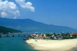 充分发挥承天顺化省陵姑湾旅游潜力