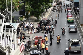 泰国曼谷爆炸事件：泰国警方搜捕十余名嫌疑人
