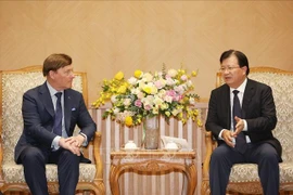 政府副总理郑廷勇会见澳大利亚麦格理资本公司总经理