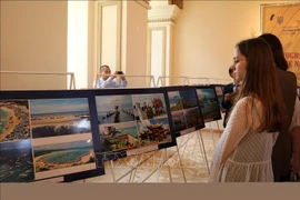 越南风土人情与国家发展成就展在乌克兰举行