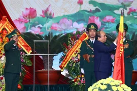 越南政府总理阮春福出席边防部队传统日60周年纪念典礼