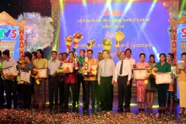 2019年第一届南部高棉族唱歌、舞蹈和音乐表演比赛圆满结束