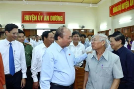 越南政府总理阮春福接待海防市安阳县选民