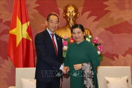 国会常务副主席丛氏放会见世界卫生组织西太平洋区域主任葛西健