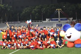 第30届东南亚运动会：越南妇女联合会向摘下金牌的越南女队足发奖金