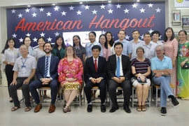 “美国约会空间”在安江大学正式揭牌