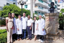 古巴儿科和癌症专家赴广平省工作