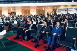 越南政府副总理陈红河出席新全球金融协议首脑会议开幕式
