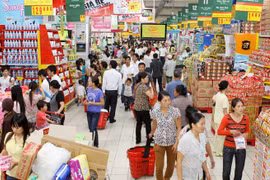 国内企业促生产 满足年货美食需求