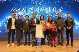 首位越南公民被授予“首尔市荣誉市民”证书