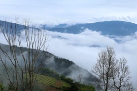 组图：莱州省芒岱县卡陵乡——西北山间捕捉云雾的理想地