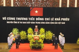 组图：越南党和国家领导参加吊唁仪式，对黎可漂同志表示深切哀悼
