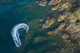 组图：越南旅游：平定省风峡的优美风景不会让游客失望