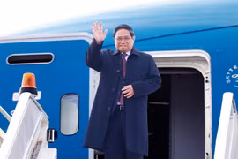 越南政府总理范明政抵达喀山开始出席金砖国家峰会之行。图自越通社