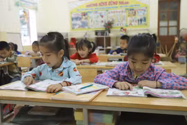 组图：俄都族搬迁移民安置区的新生活