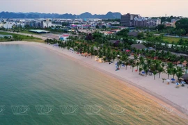 组图：巡洲岛 – 下龙湾的旅游天堂