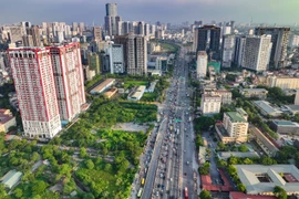 组图：从高处俯瞰扩大行政地界15周年后的河内市全景