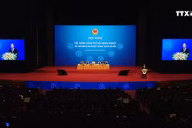 阮春福总理：政府与企业同行