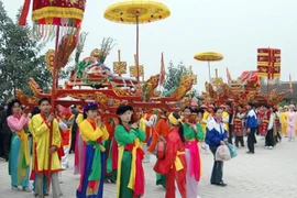 富寿省推崇祀母信仰与昔日越南庙会 