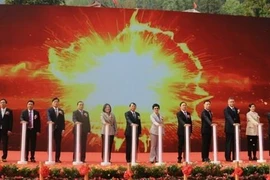 越南茶岭-中国龙邦国际性口岸正式开通