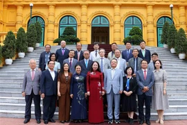 越南国家副主席武氏映春会见爱越韩国人协会代表团