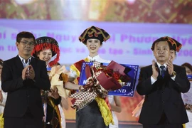 阮氏芳渊成为2023年羊蹄甲花小姐