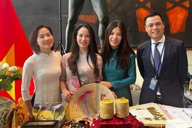 越南特色美食给2023年联合国文化美食展参观者留下美好印象