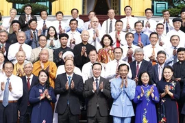 国家主席武文赏会见胡志明市宗教界代表、人士和知识分子