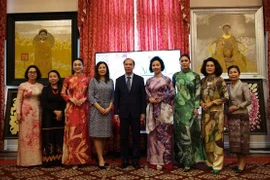 越南奥黛节亮相美国首都华盛顿