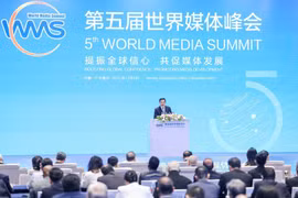 越南通讯社副社长段氏雪绒出席第五届世界媒体峰会 