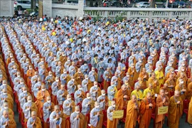 上千人参加胡志明市佛历2567年佛诞节庆祝活动