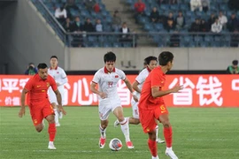 中国之队·大连国际足球邀请赛：越南男足以0比2败给中国队