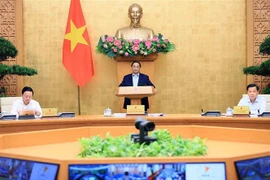 越南政府与各地方线上会议和2023年6月政府例行会议召开