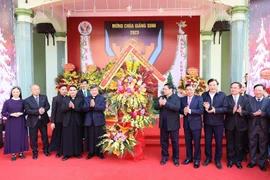 越南政府总理范明政向北江省天主教同胞致以圣诞祝福