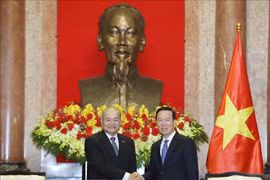 越南国家主席武文赏会见老挝政府副总理吉乔·凯坎匹吞