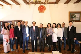 丹麦越南专家和知识分子协会为国家建设与发展事业作出贡献