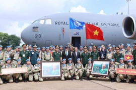 越南国家主席武文赏出席五号二级野战医院和二号工兵队出征仪式
