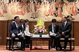 越共河内市委书记丁进勇率团访问中国广东省