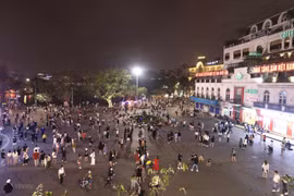 还剑湖和古街地区被列为市级旅游区