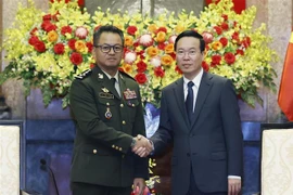 越南国家主席武文赏会见柬埔寨副首相兼国防大臣迪西哈