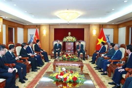 越共中央内政部部长潘廷镯会见中共中央政法委员会代表团