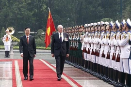 国家主席武文赏与澳大利亚总督戴维·赫尔利举行会谈