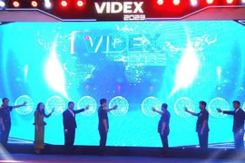 促进越南与柬埔寨防务和经济合作