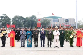 越南国会主席王廷惠出席越南人民公安警卫力量运动会