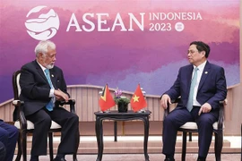 越南政府总理范明政会见东帝汶总理沙纳纳·古斯芒