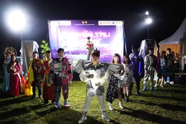 俄罗斯越南大学生夏令营热闹举行